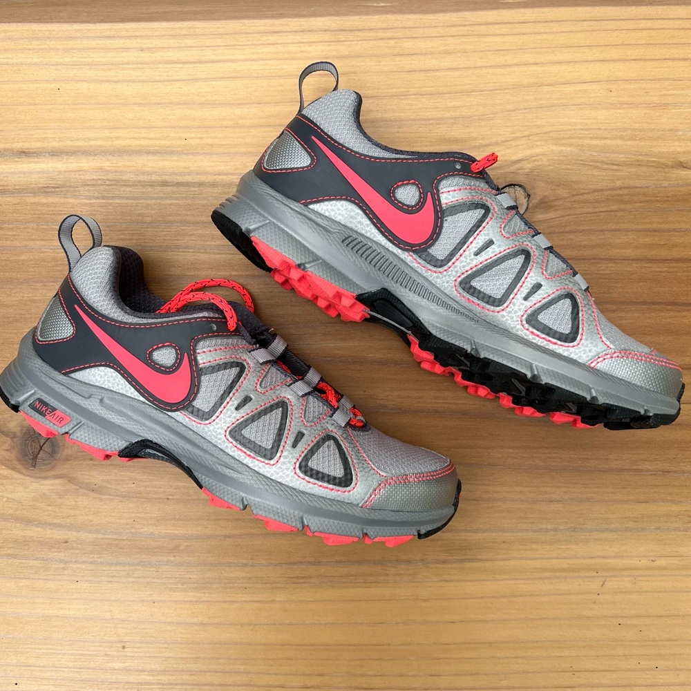 Nike Trail Alford 10 Athletic Shoes